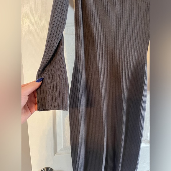 Off the shoulder knit dress - Picture 5 of 7